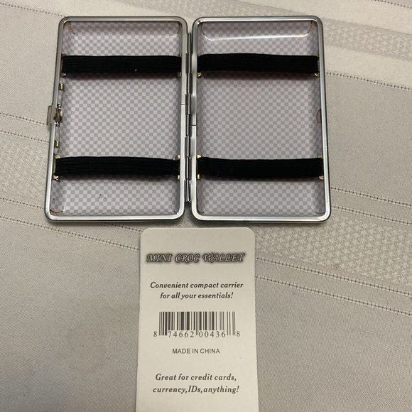 Mini Croc Wallet- Perfect to Carry ID, Cards, Cash, etc - New! - Picture 3 of 10